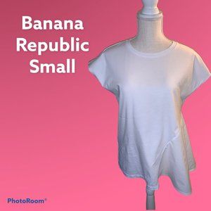 Banana Republic White Classic Tee with a TWIST Size Small (See photos)